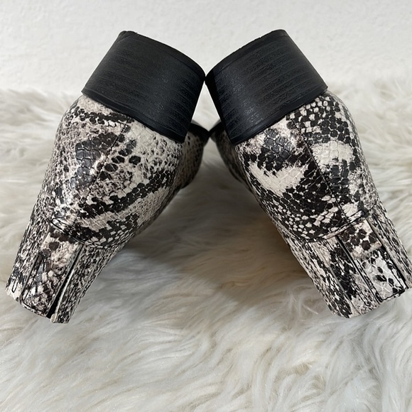 UNIONBAY TIPPER Ankle Booties Faux Snakeskin Print Almond Toe Size 8 - Picture 9 of 13